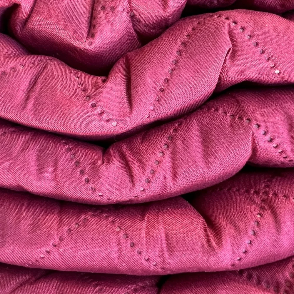 NWT Water Resistant SOFA Protector - Reversable color: burgundy/ cream